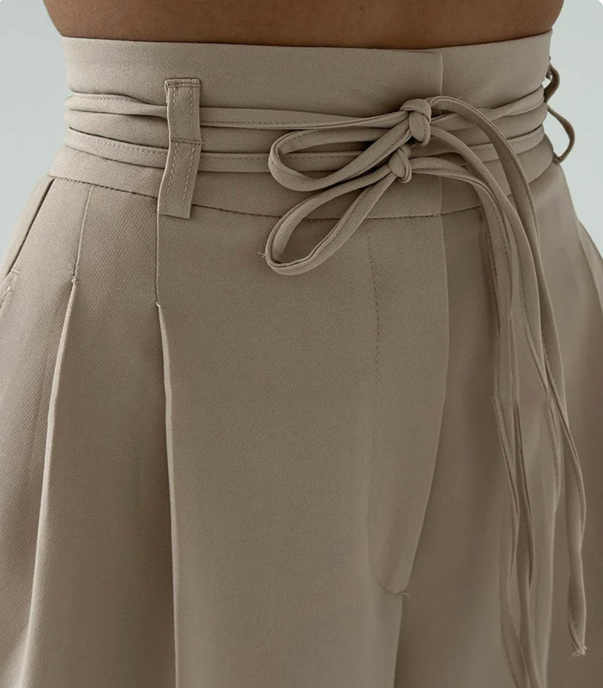 STEFANIA | Spodnie z wysokim stanem i szerokimi nogawkami