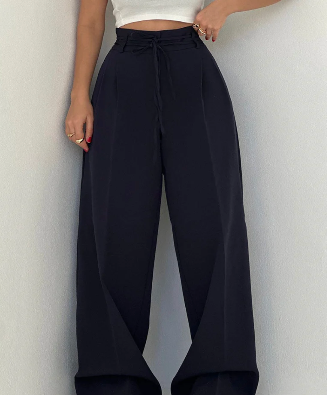 STEFANIA | Spodnie z wysokim stanem i szerokimi nogawkami